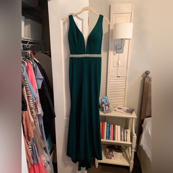 Nina Canacci Green Prom Dress - Size 4 - Picture 1 of 4